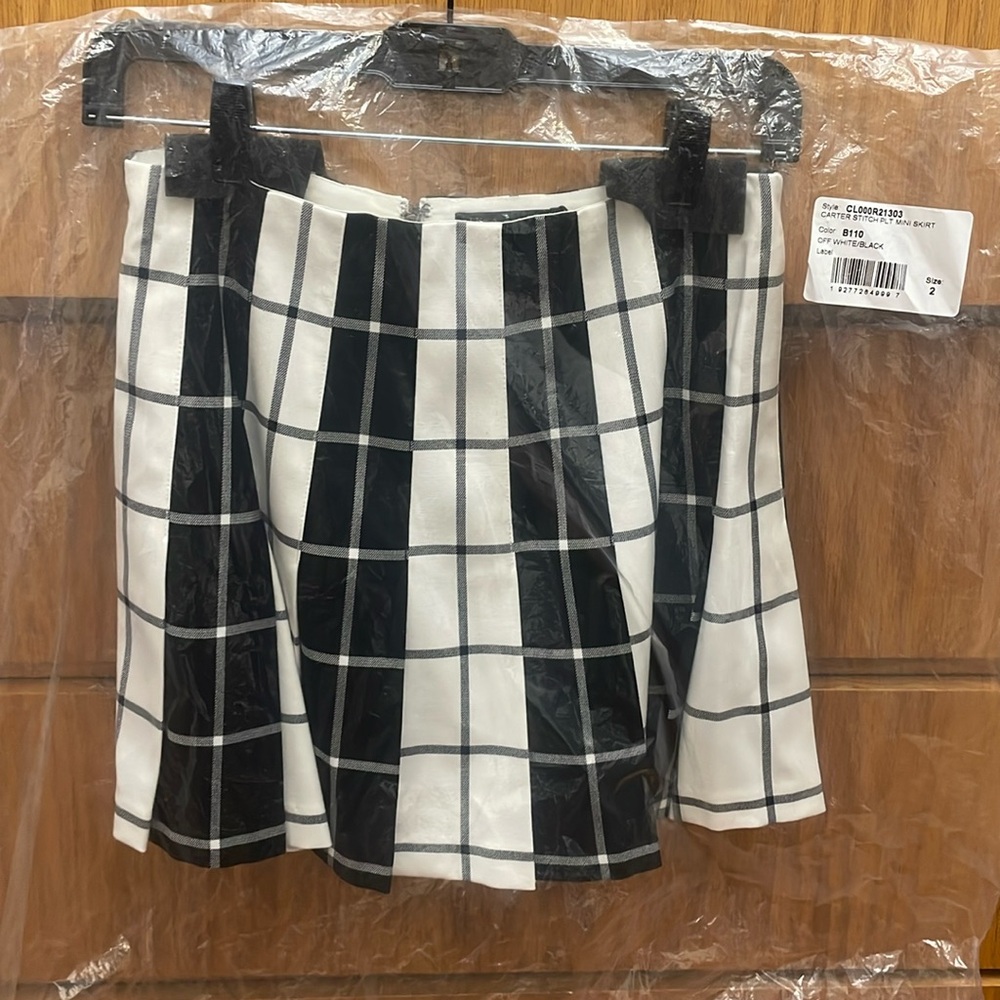 Alice & Olivia classics Carter stitch pleated mini skirt off white/black size 2